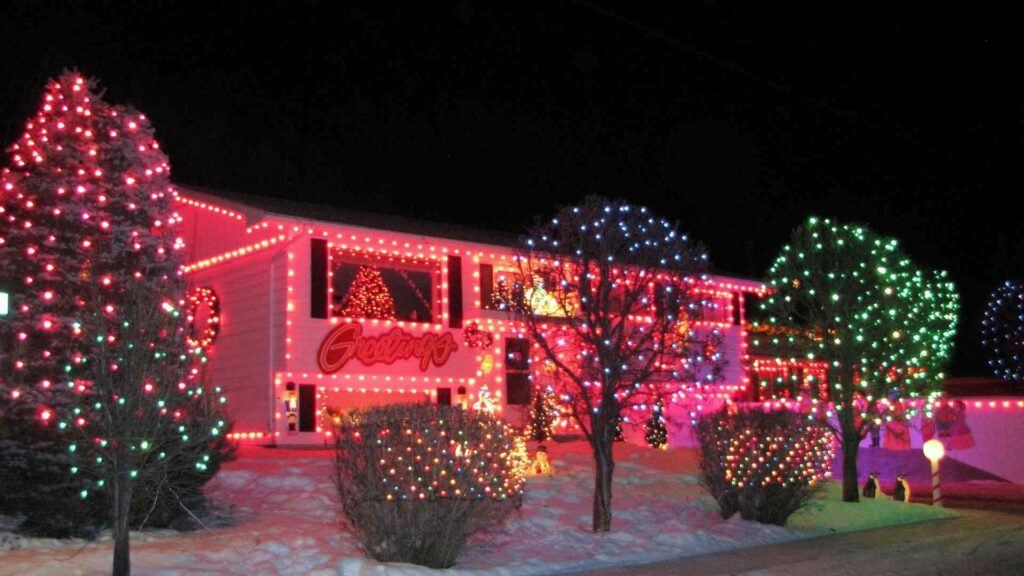 A house full of Christmas lights